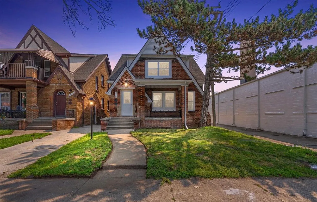 4 bed, 1969 sqft, $2,500 — Photo 1