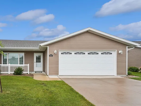 803 Spruce Dr SW #8, Independence, IA 50644