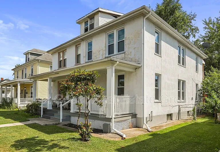 39 W Wilson Blvd — Photo 1