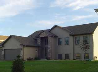 1425 Esterly Oaks Dr, Hanover, MN 55341