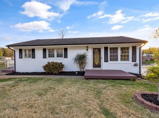 3053 Woodway Rd, Roanoke, VA 24014