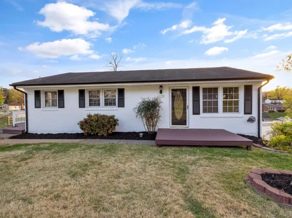 3053 Woodway Rd, Roanoke, VA 24014