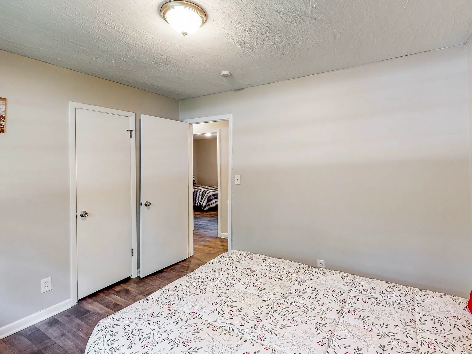4 bed, 3.0 bath, $750 — Photo 2