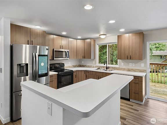 5th image of 22640 Brookside Court SE