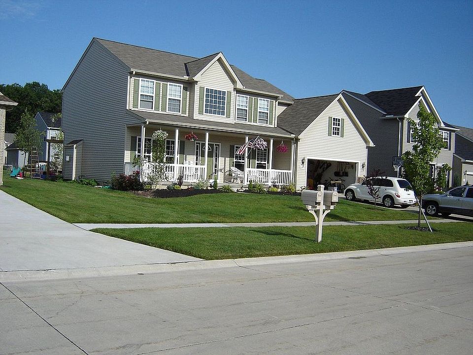 1st image of 1688 W Ash Dr