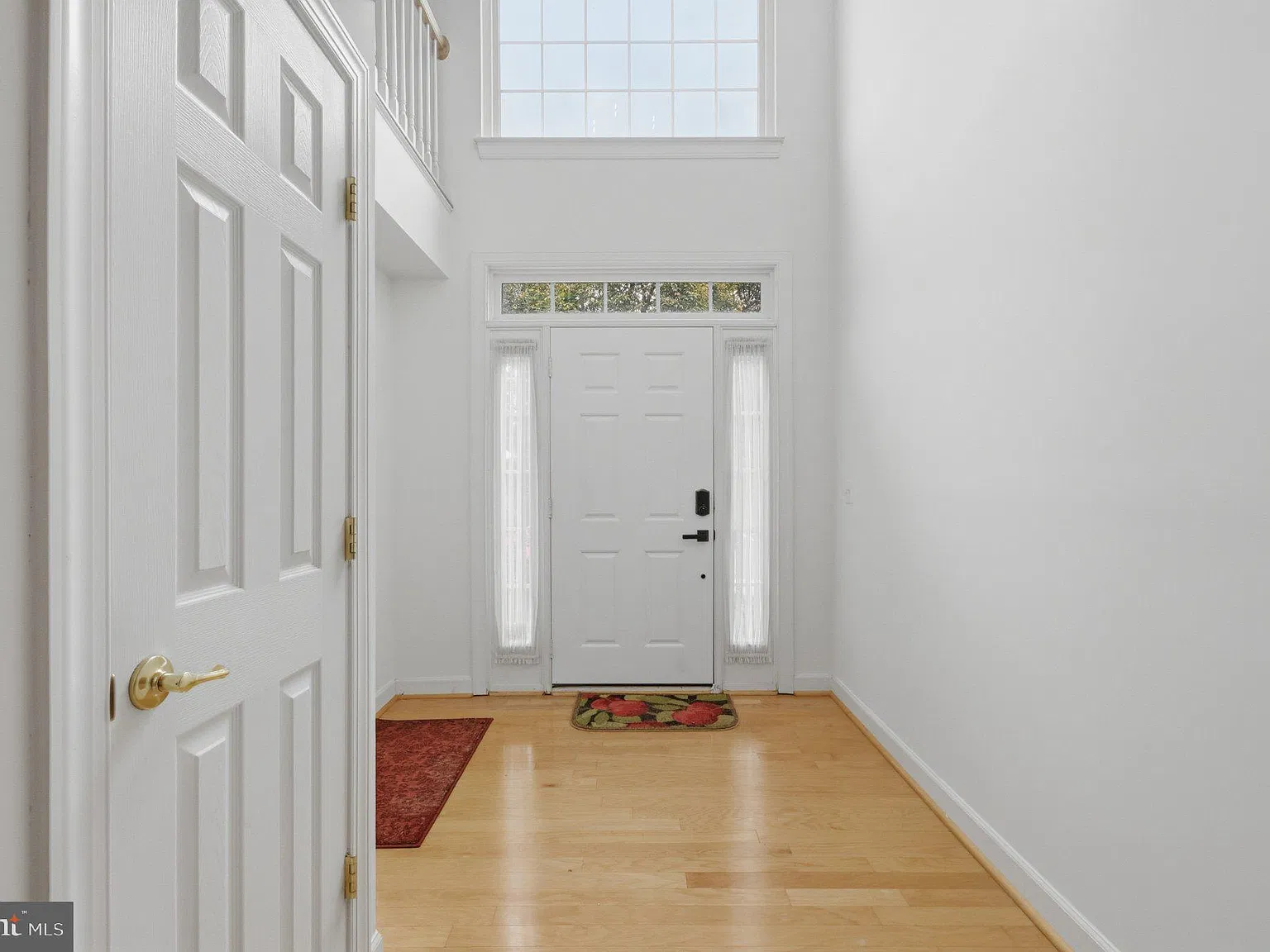 3 bed, 4.0 bath, 2069 sqft, $3,000 — Photo 2