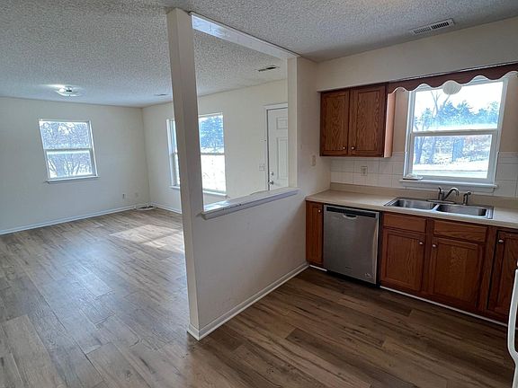 5th image of 1810 Creasy Springs Rd