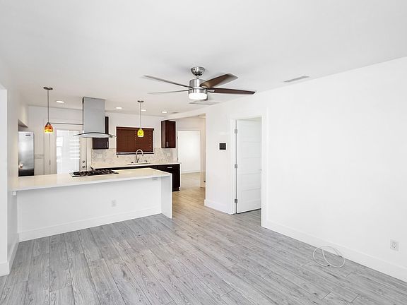 5th image of 3500 W 27th St