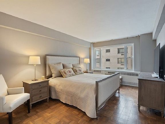 3rd image of 45 Sutton Pl S APT 9G