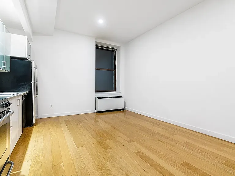 37 Wall St #5D — Photo 3