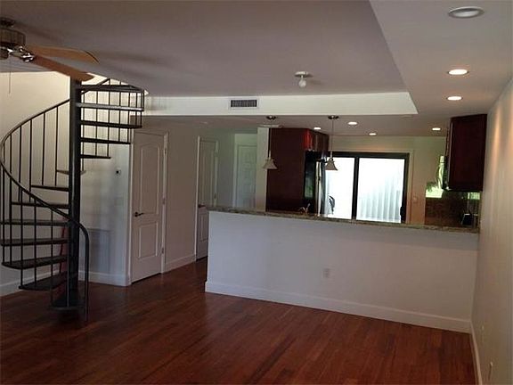 5th image of 3808 NE 6th Ave #1