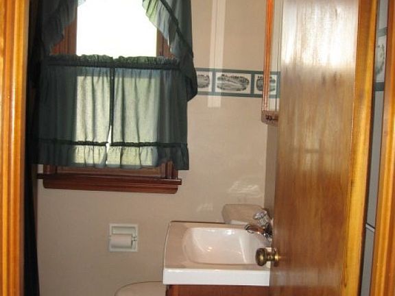 5th image of 1222 Hulett Ave