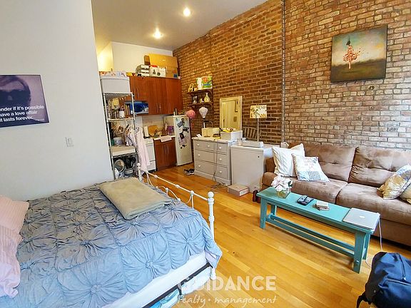 3rd image of 340 W 71st St #2