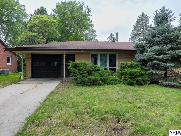2409 S 36th St, Lincoln, NE 68506