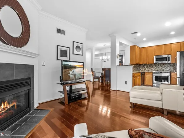 4854 Eisenhower Ave Unit 451, Alexandria, VA 22304