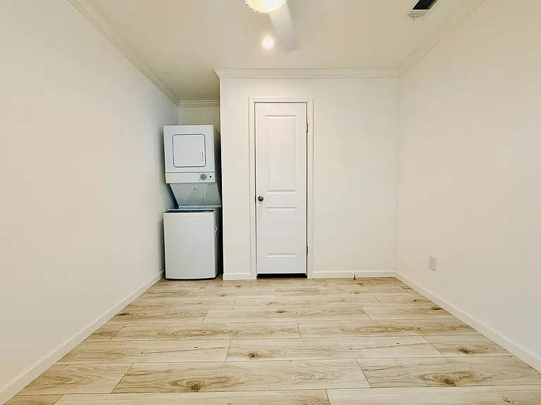 1002 Illinois St SE #33 — Photo 13