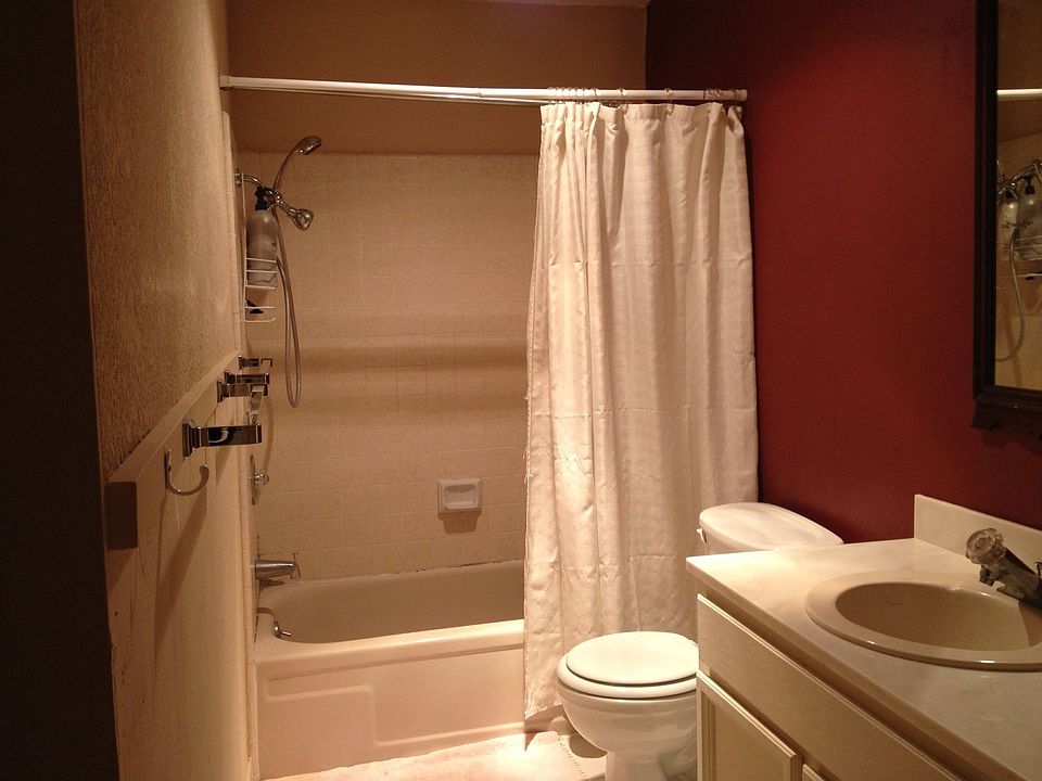 Full bathroom