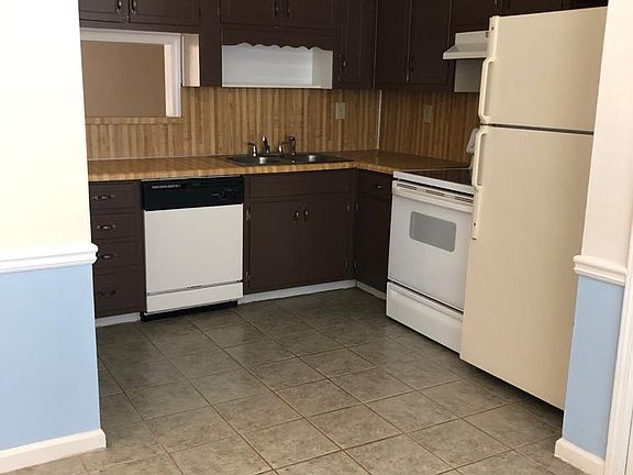 3rd image of 3584 Wessex Ct #3584