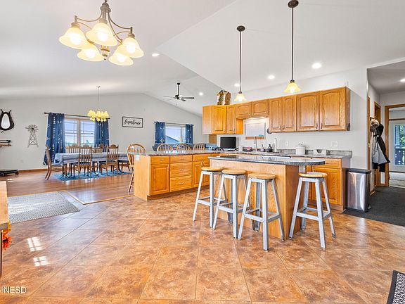 4th image of 48513 188th St