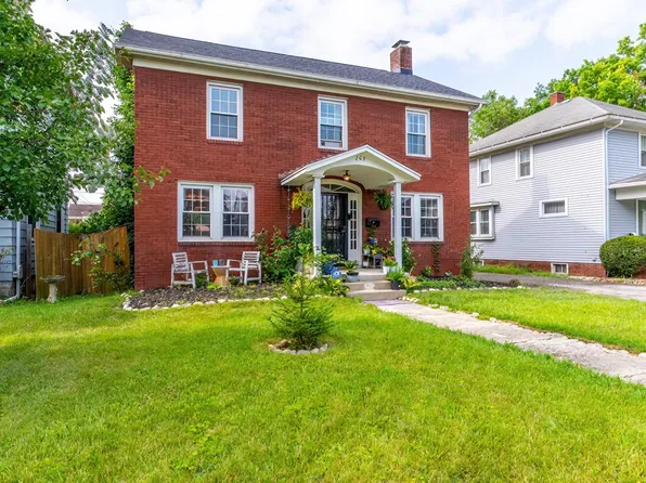 209 S Cornell Cir, Fort Wayne, IN 46807