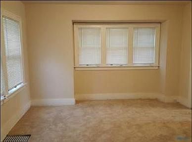 5th image of 862 Brighton Ave