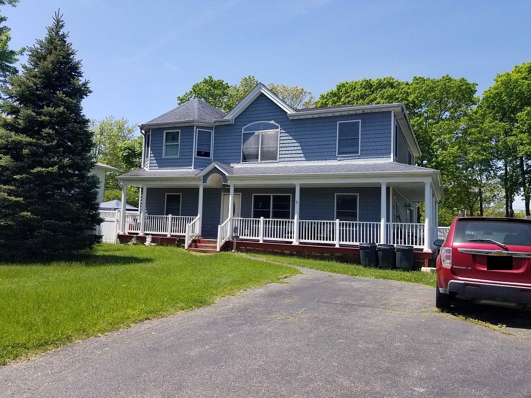 138 Meroke Ln, East Islip, NY 11730 | Zillow
