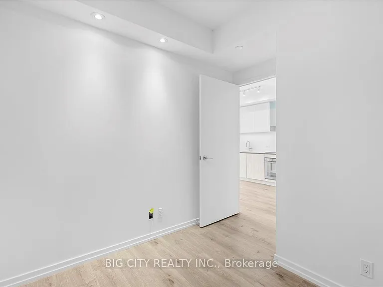 1000 Portage Pkwy #4107 — Photo 10