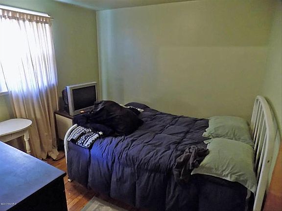 3rd image of 296 Garfield Ave
