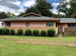 1824 Palmyra Dr, Greenville, MS 38701