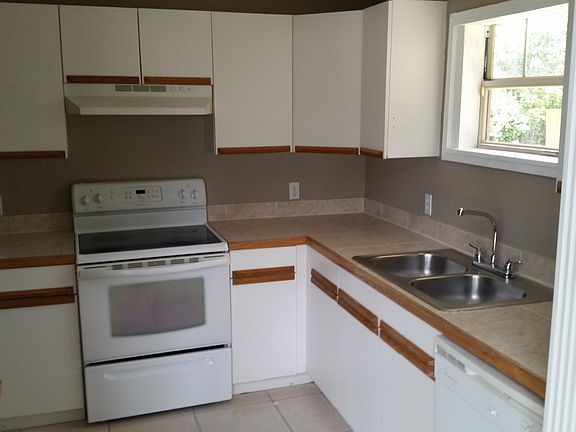 4th image of 202 NW Ferris Drive
