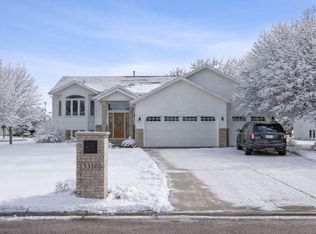 3310 28th Ave S, Fargo, ND 58103