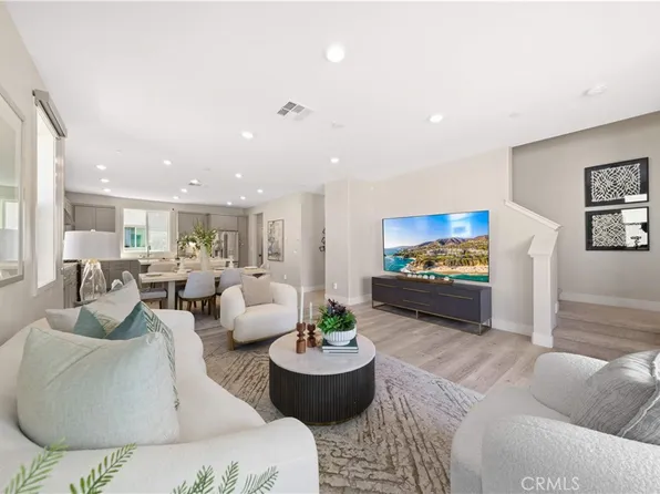 411 Chorus, Irvine, CA 92618
