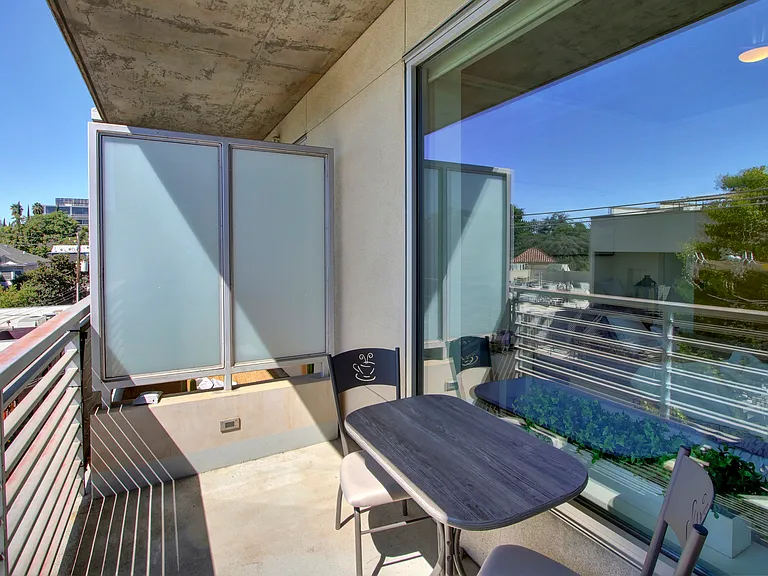 1818 L St #515 — Photo 25