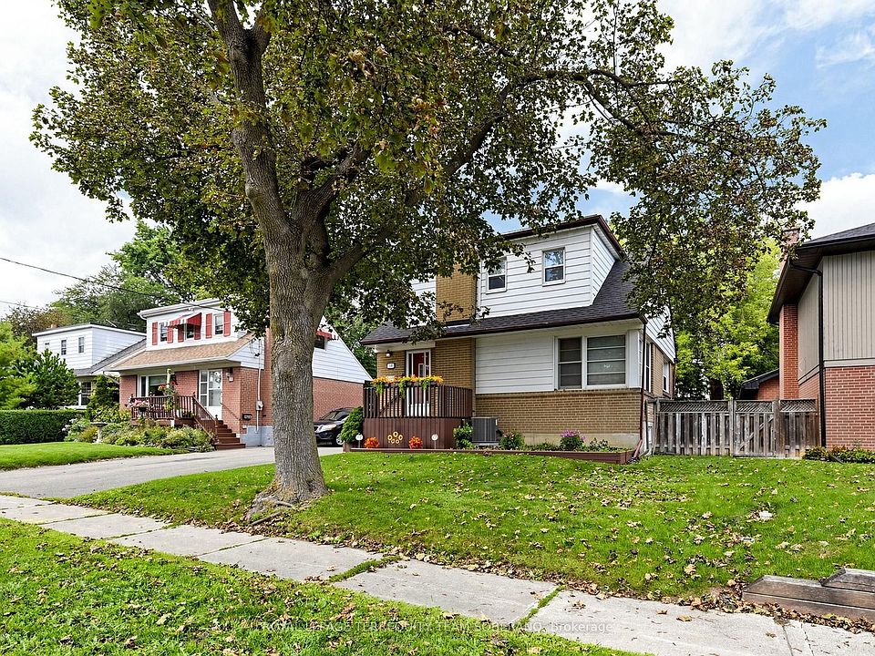 1st image of 16 Clearbrooke Cir