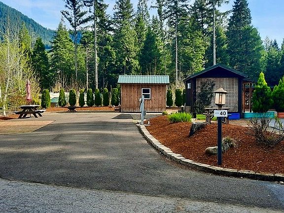 3rd image of 54432 McKenzie Hwy #40