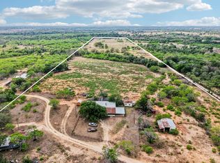 3200 Cattlemens Row, Lockhart, TX 78644
