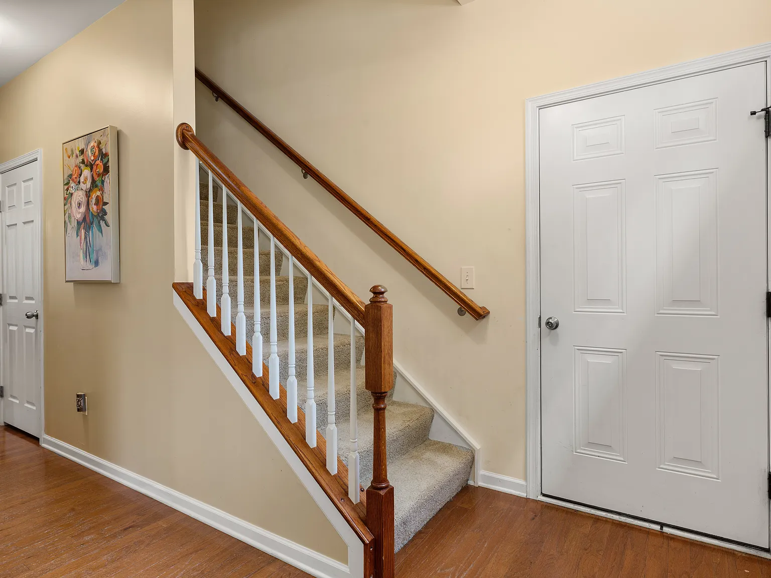 3 bed, 2.5 bath, 2000 sqft, $2,100 — Photo 3