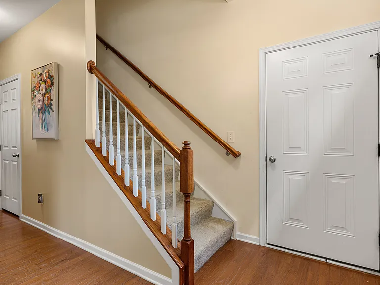 418 Cedar Pines Dr — Photo 3