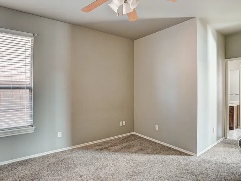 4601 NW 162nd Ct — Photo 22