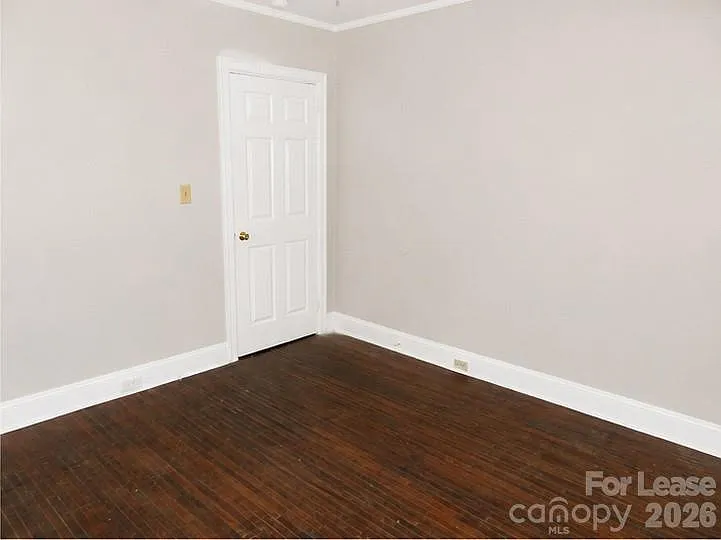 2733 Parkway Ave — Photo 8