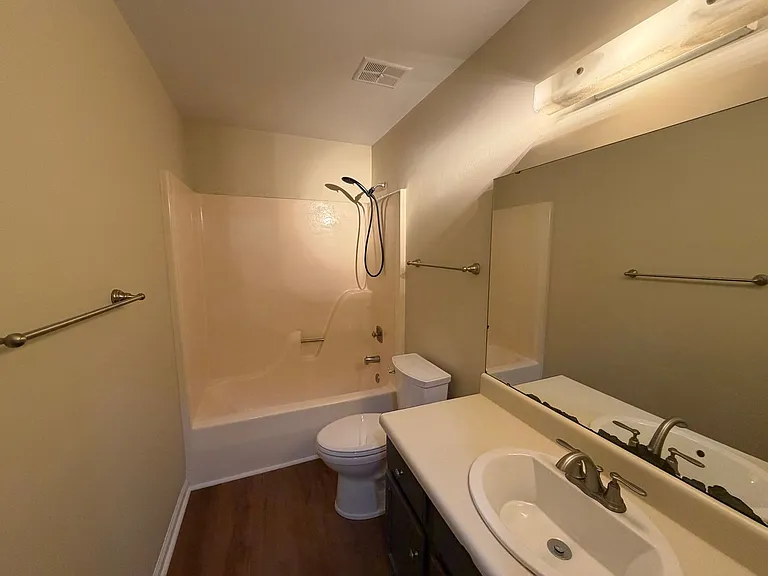 1652 India Hook Rd — Photo 10