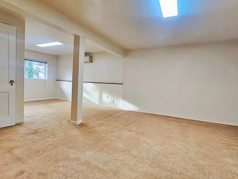 7127 S 130th St — Photo 22