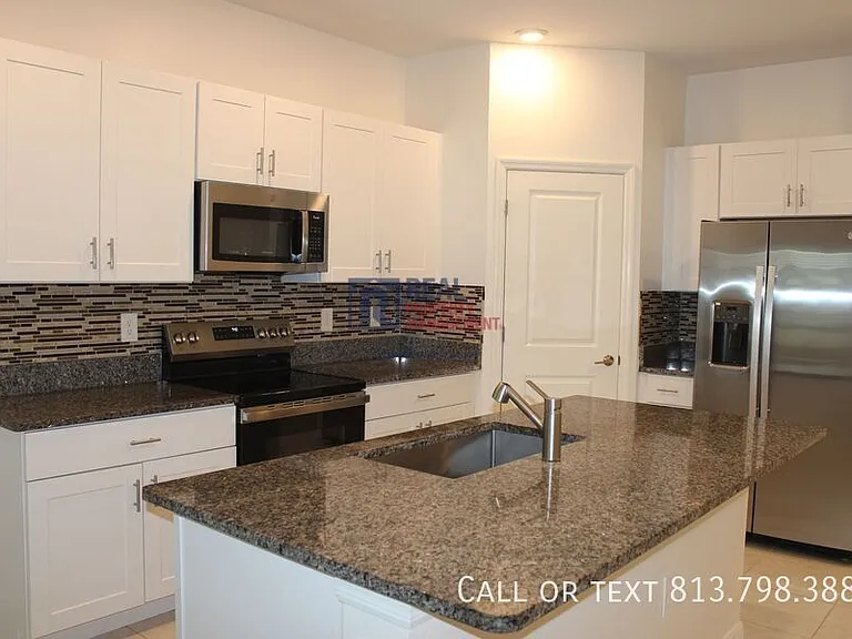 10821 Fowlers Bluff Ct — Photo 6