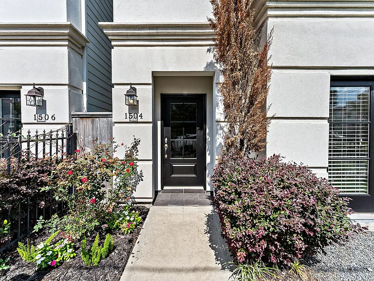 1504 Knox St — Photo 4