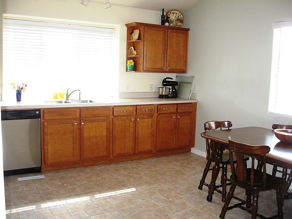 4th image of 804 Lake Tahoe Dr