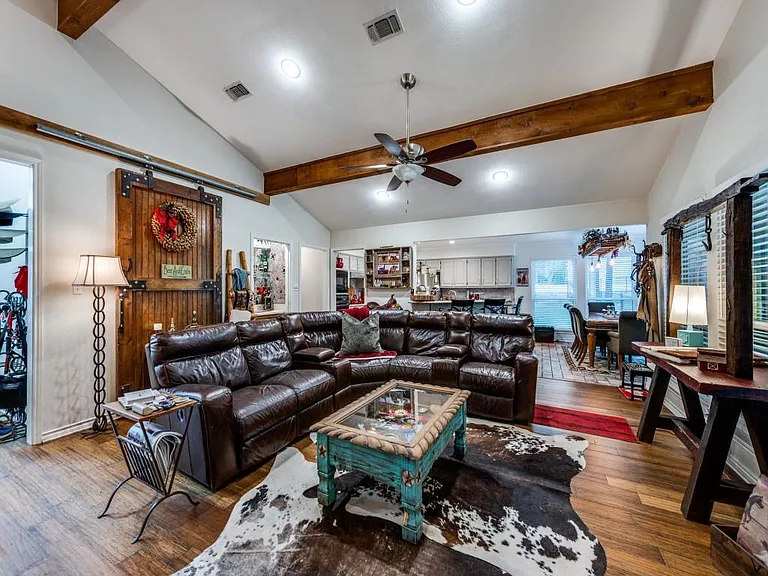 116 Cayuga Trl — Photo 18