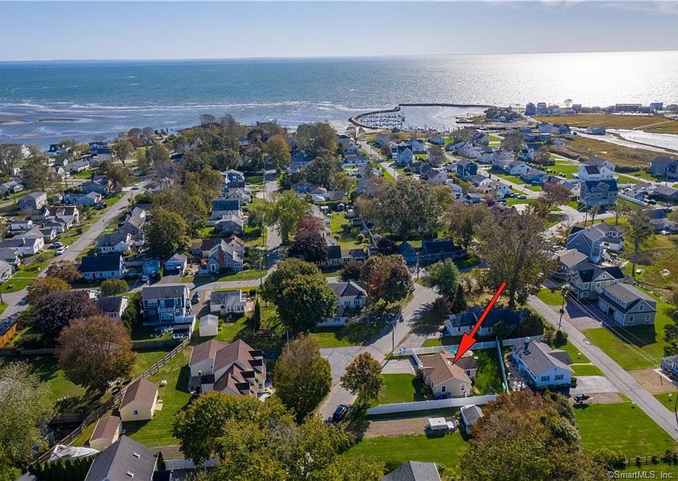 107 Nehantic Trail