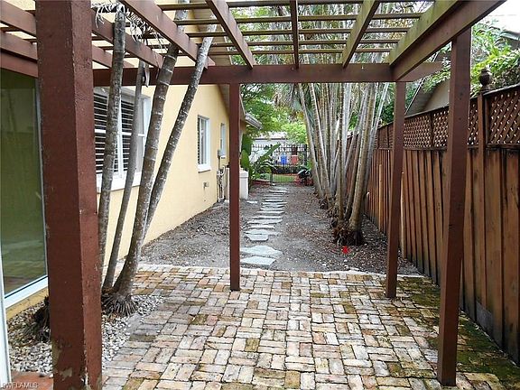 3rd image of 2764 Gladiola St