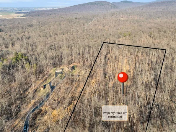 634 Whiskey Springs Rd, Boiling Springs, PA 17007