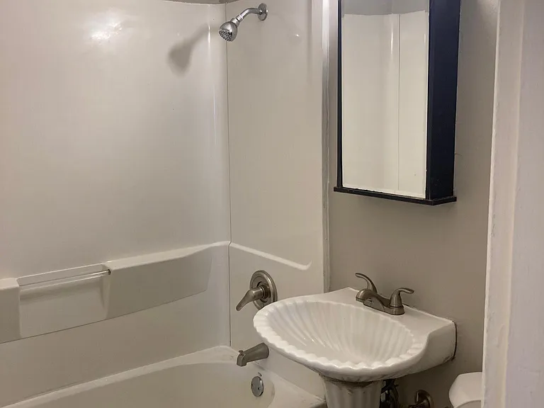 1356 Huffman Ave — Photo 8
